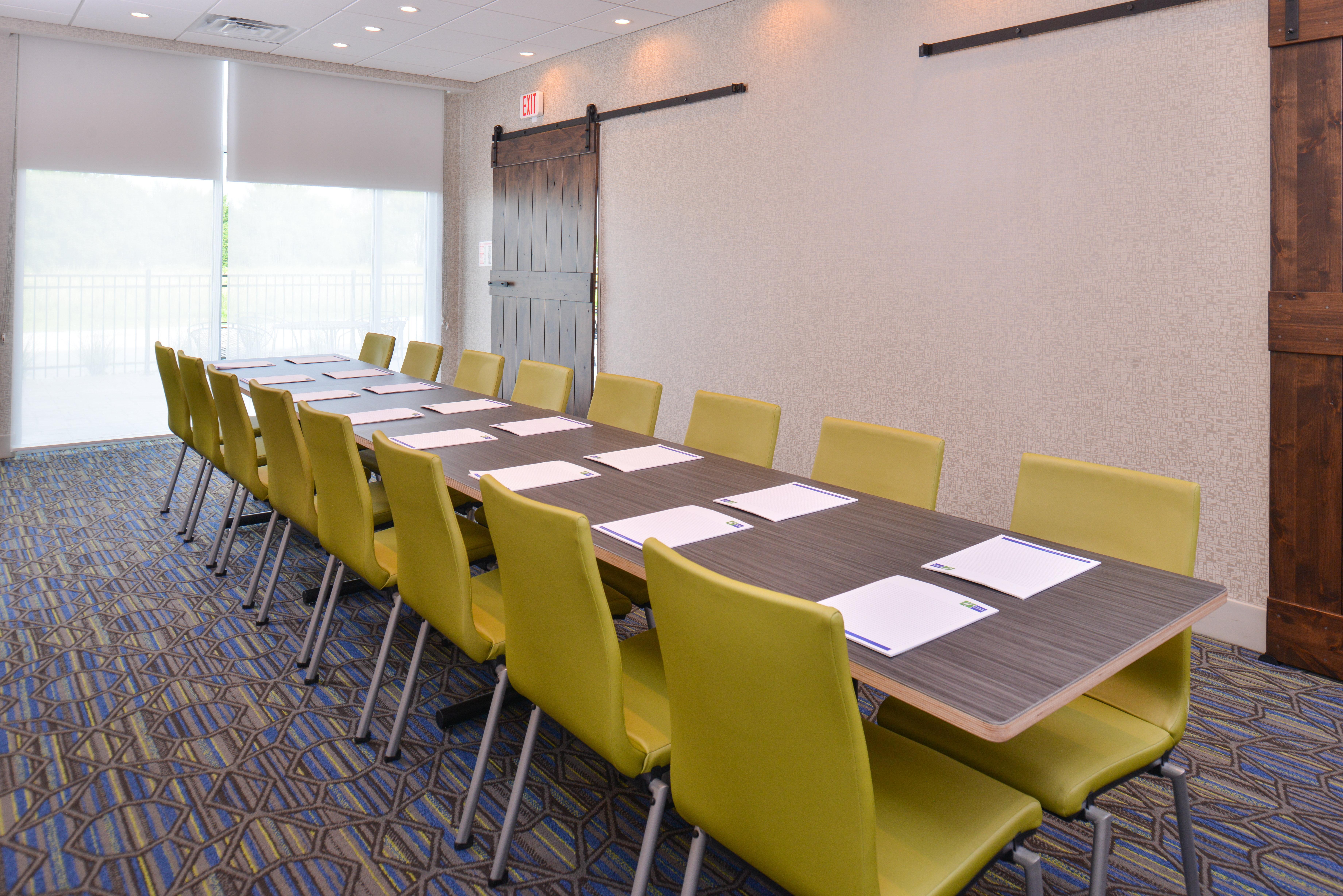 Holiday Inn Express & Suites Omaha Airport By Ihg Carter Lake Exteriör bild