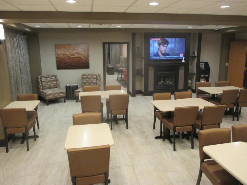 Holiday Inn Express & Suites Omaha Airport By Ihg Carter Lake Exteriör bild